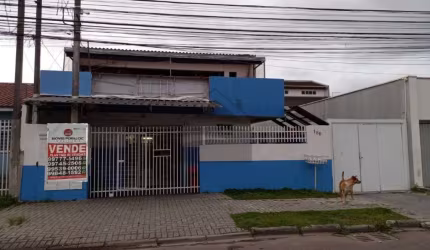 Casa com 8 quartos à venda na Rua Marcos Baggio, Fazendinha, Curitiba, 250 m2 por R$ 600.000