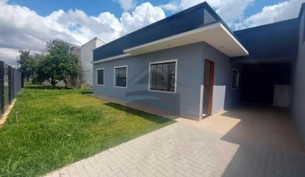Charmosa Casa à Venda em Araucária!