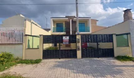 Sobrado 3 quartos em construção em Curitiba