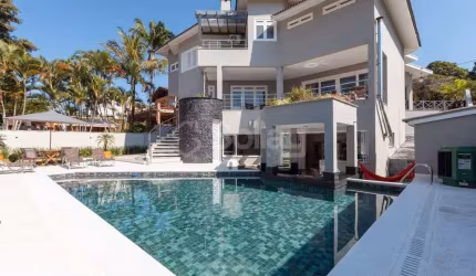 Casa à venda no condomínio Vista Alegre Sede em Vinhedo/SP!