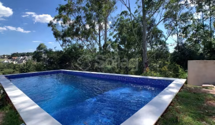 Casa térrea á venda no Condomínio Residencial Santa Isabel 2, em Louveira, interior de São Paulo.