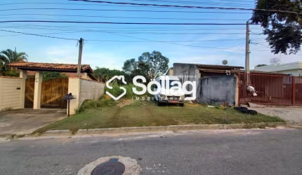 Terreno amplo em bairro na cidade de Vinhedo, interior de São Paulo.