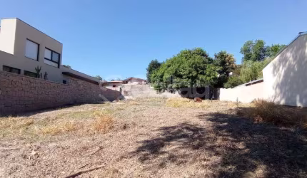Terreno à venda com ótima topografia no condomínio Estância Marambaia na cidade de Vinhedo - SP.