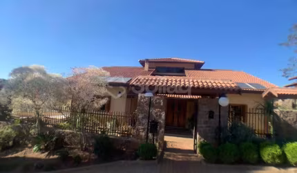 Casa á venda no condomínio Chácaras do Lago, em Vinhedo, interior de São Paulo.
