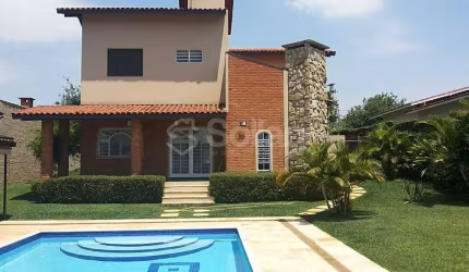 Casa para alugar com 4 quartos sendo 2 suítes, na cidade de Vinhedo - SP , sala para 2 ambientes