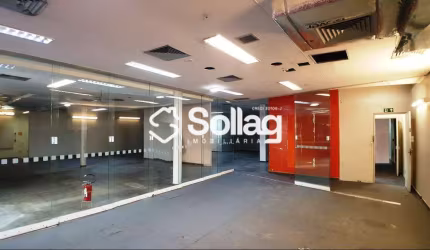 Prédio comercial para alugar no centro de Vinhedo, interior de São Paulo.