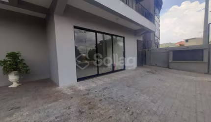 Sala comercial para alugar em Vinhedo com vaga de garagem na frente .