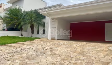 Casa térrea à venda no Condomínio Madre Maria Vilac em Valinhos - interior de São Paulo.