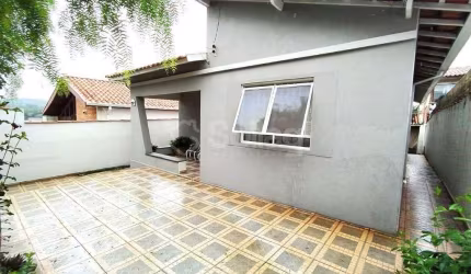 Casa à Venda no bairro Planalto em Vinhedo, interior de São Paulo!!