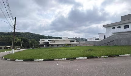 Terreno em Esquina para venda no Condominio Villa Doro em Vinhedo!
