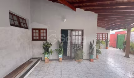 Casa térrea residencial/comercial à venda no No Bairro Jardim Bela Vista em Vinhedo - interior de São Paulo.
