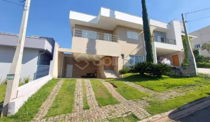 Casa em condomínio para alugar, com 03 quartos sendo 03 suítes.