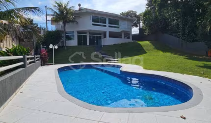 Casa à venda com 4 suítes no condomínio Marambaia na cidade de Vinhedo - SP
