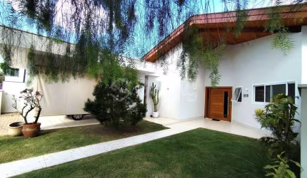 Casa à venda no condomínio Marambaia, em Vinhedo/SP!!