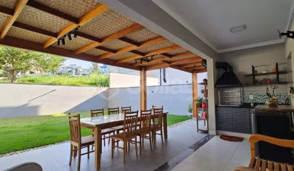 Casa para comprar , sobrado, Condomínio Vita Verdi, sala com pé direito alto com três suítes amplo terreno, em Valinhos - SP