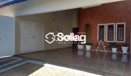Casa para alugar Comercial ou Residencial em vinhedo, 03 quartos sendo 01 suíte em bairro bem localizado e próximo ao centro.