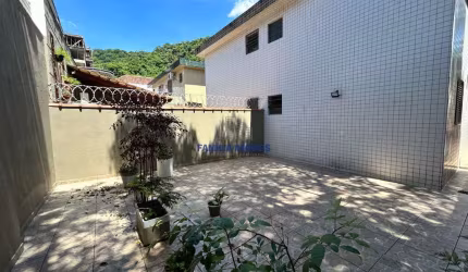 Casa em condomínio fechado com 3 quartos para alugar na Rua Delfino Stockler de Lima, --, Vila Belmiro, Santos por R$ 5.000