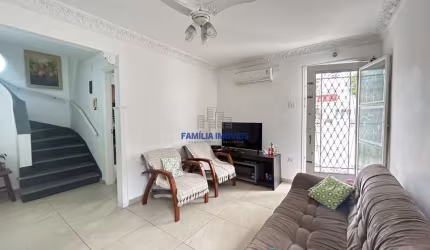 Casa em condomínio fechado com 3 quartos à venda na Rua Saturnino de Brito, --, Marapé, Santos por R$ 930.000