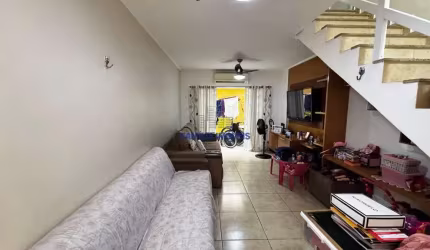 Casa em condomínio fechado com 2 quartos à venda na Avenida Mota Lima, --, Vila Cascatinha, São Vicente por R$ 335.000