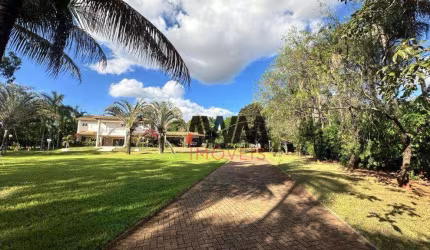 Chácara com 4 quartos, sendo 3 suites,  à venda por R$ 2.850.000 - Condomínio Alto da Boa Vista - Senador Canedo/GO
