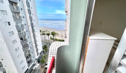 Apartamento de 2 Dormitórios com Vista para o Mar e Sacada – Porteira Fechada