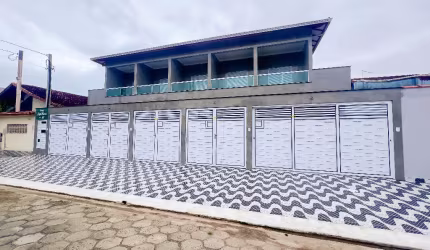 Casa em Condomínio – 100 metros da Praia