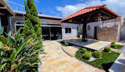 Linda Casa de Alto Padrão Mobiliada – Pronta para Morar!