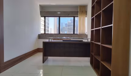 Sala comercial para alugar na Avenida Vicente Machado, 320, Centro, Curitiba por R$ 1.200