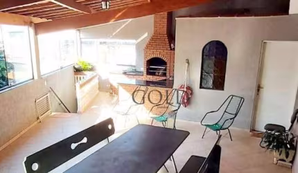 Casa muito bem construída ,2 andares com entradas independentes , churrasqueira , localizada na V. Remédios , próximo a bancos , mercados , farmácias
