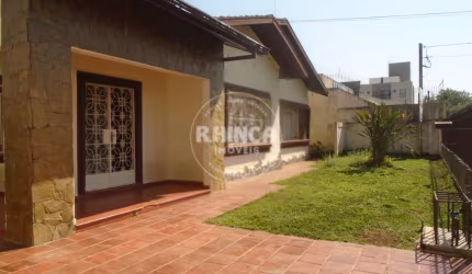 Residência com 3 quartos  para alugar, 250.00 m2 por R$8000.00  - Vila Izabel - Curitiba/PR