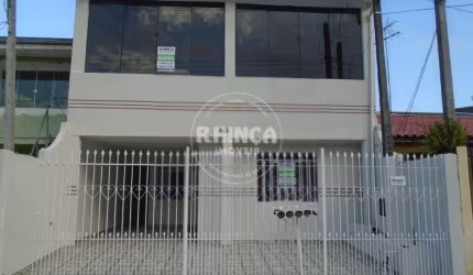 Casa com 3 quartos para alugar na Rua Nicodemus Zeglin, 394, Uberaba, Curitiba, 240 m2 por R$ 2.800