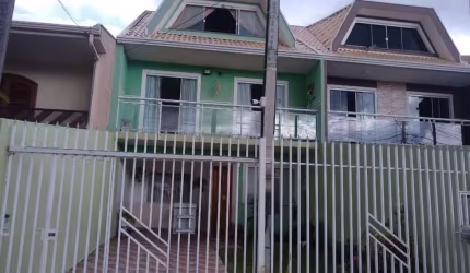 Sobrado com 3 quartos  à venda, 202.00 m2 por R$850000.00  - Capao Raso - Curitiba/PR