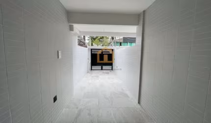 Casa Térrea 3 dormitórios sendo 1 suite e 2 vagas.
