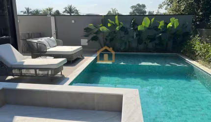 Casa na Riviera com 6 suítes, piscina e quintal com churrasqueira