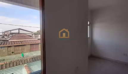 Casa Sobreposta Alta 2 Dormitórios, sendo 1 Suíte  à venda - Santa Maria - Santos/SP