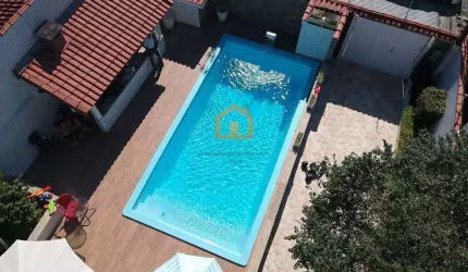 Casa Alto Padrão, 4 dormitórios, sendo 2 suítes;