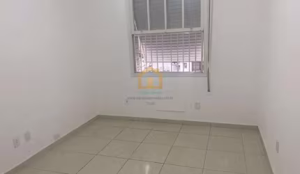 Maravilhoso Apartamento Reformado | 3 Dormitórios | Próximo à Praia