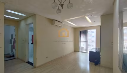 Apartamento com 2 Dormitórios e Varanda à Venda