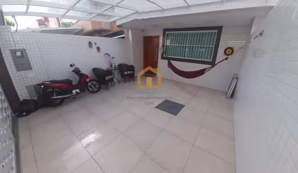 Casa Espetacular com Piscina e 3 Suítes – Perfeita para sua Família! ✨