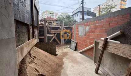 Casa 3 dormitórios (sendo 1 suíte)  Encruzilhada, Santos/SP