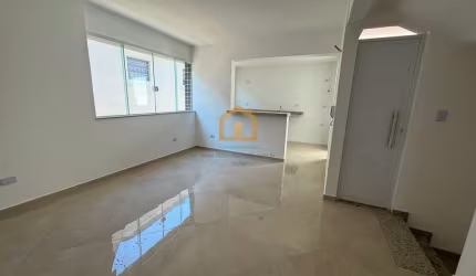 Casa Padrão 2 dormitórios sendo 2 suítes e 2 vagas.