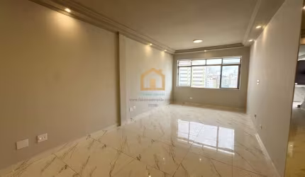 Apartamento Reformado com 3 Dormitórios e 147m² – Gonzaga, Santos