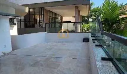Casa Alto Padrão 4 dormitórios, sendo 1 suíte com varanda.