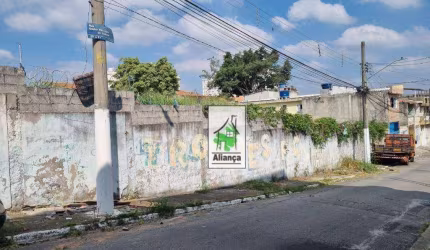 Terreno na Vila Coruçá com area de 965 mts com frentes para 3 ruas