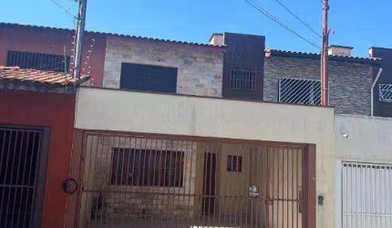 Sobrado Alto da Mooca sendo 3 dormitórios uma suíte mais 1 wc dois dormitórios com armários cozinha com armários  próximo do metrô Vila Prudente aceit