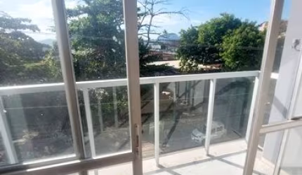apartamento anual com 02 quartos, centro de Guarapari/ES.