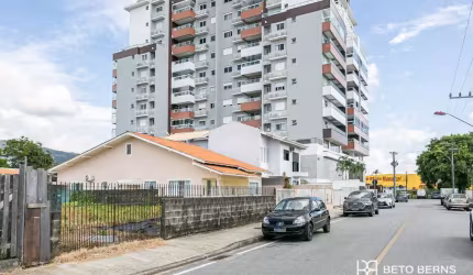 Terreno à venda na Rua Firmino Viríssimo Bernardino, 10, Praia João Rosa, Biguaçu por R$ 750.000