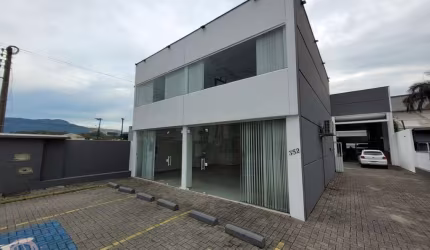 Ponto comercial com 1 sala para alugar no Nova Brasília, Jaraguá do Sul , 120 m2 por R$ 4.050