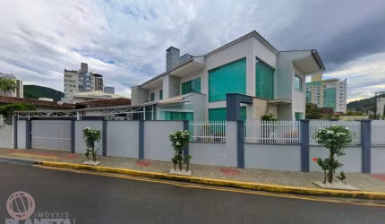 Casa com 3 quartos à venda no Centro, Jaraguá do Sul , 193 m2 por R$ 1.800.000