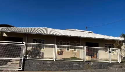 Casa com 3 quartos à venda no Ilha da Figueira, Jaraguá do Sul , 251 m2 por R$ 1.200.000